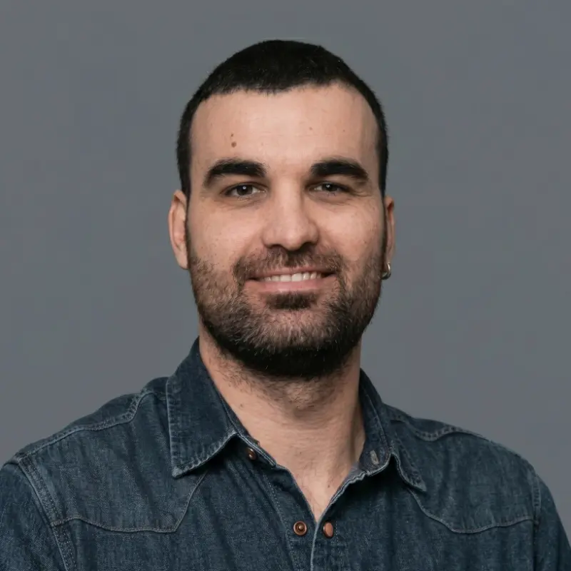 Tomas